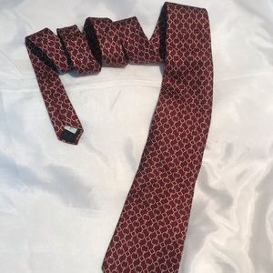 Oscar De La Renta 100% Silk Tie Made in USA